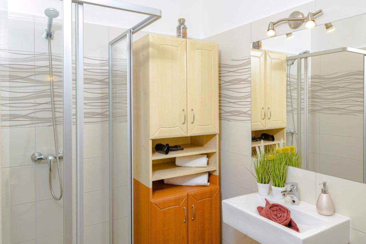 Illes Apartmanok Ii. Hajduszoboszlo Ngoại thất bức ảnh