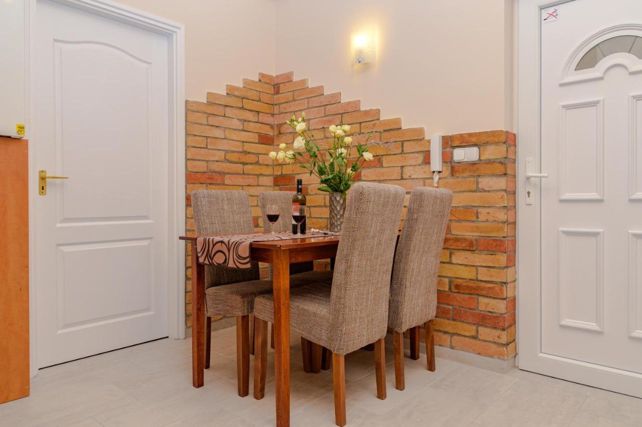 Illes Apartmanok Ii. Hajduszoboszlo Ngoại thất bức ảnh