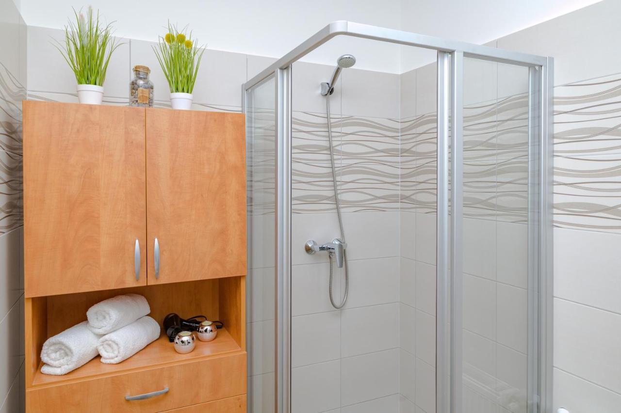 Illes Apartmanok Ii. Hajduszoboszlo Ngoại thất bức ảnh