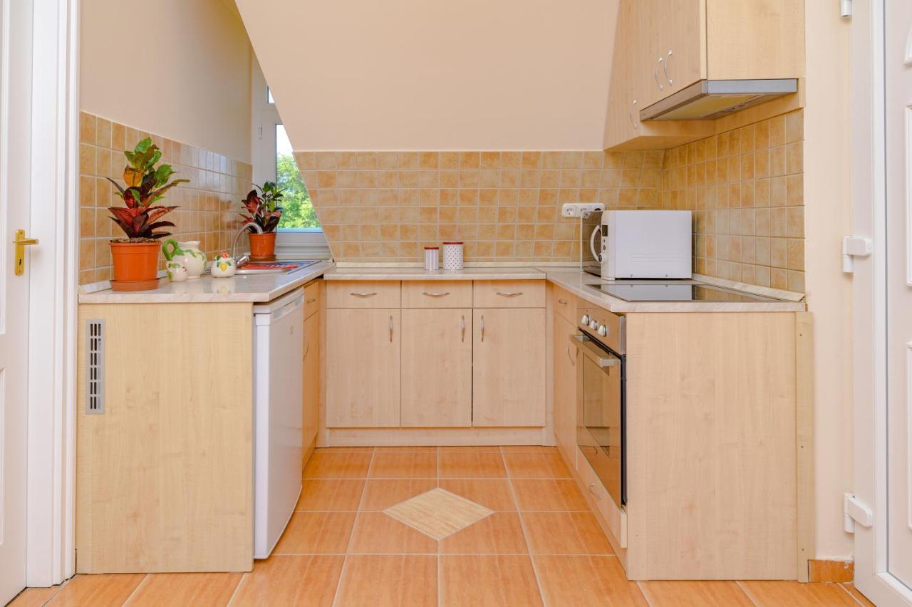 Illes Apartmanok Ii. Hajduszoboszlo Ngoại thất bức ảnh
