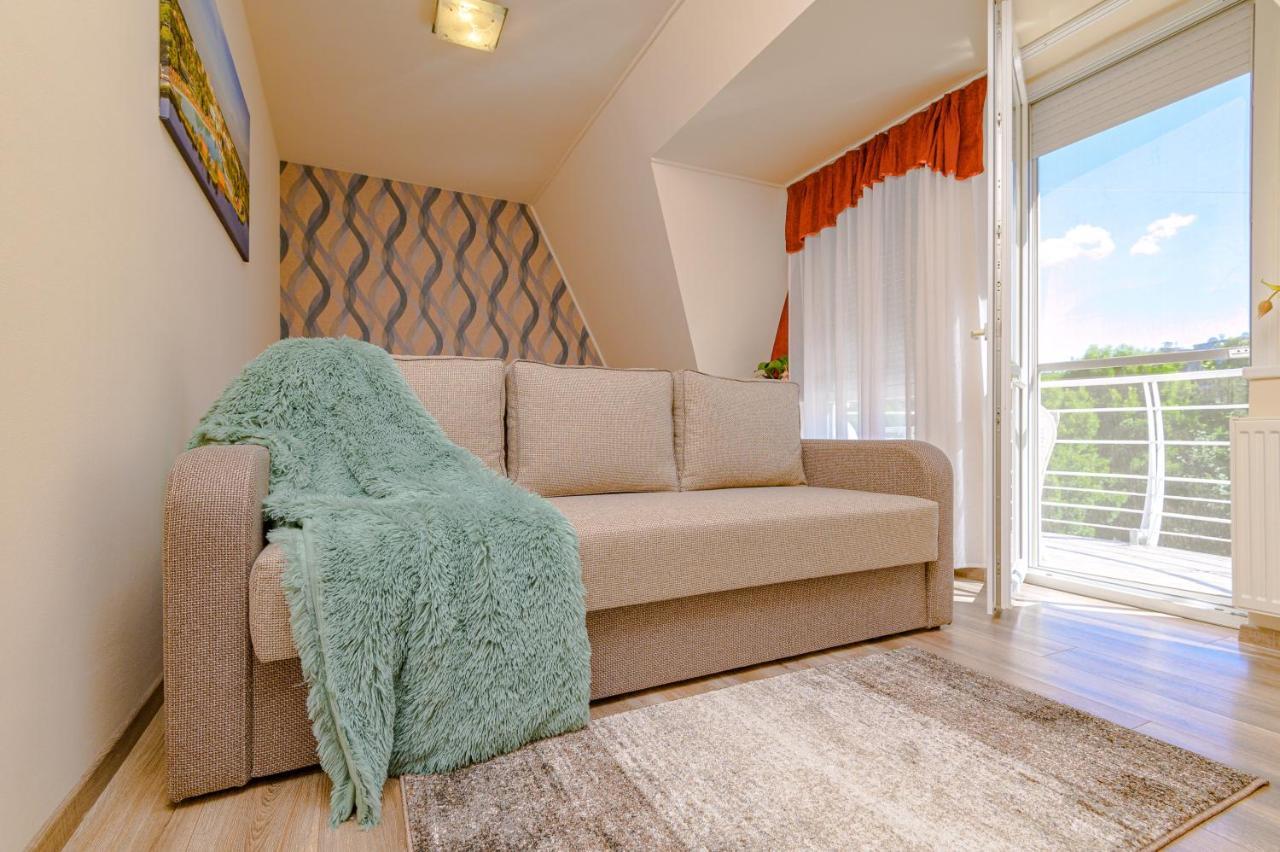 Illes Apartmanok Ii. Hajduszoboszlo Ngoại thất bức ảnh