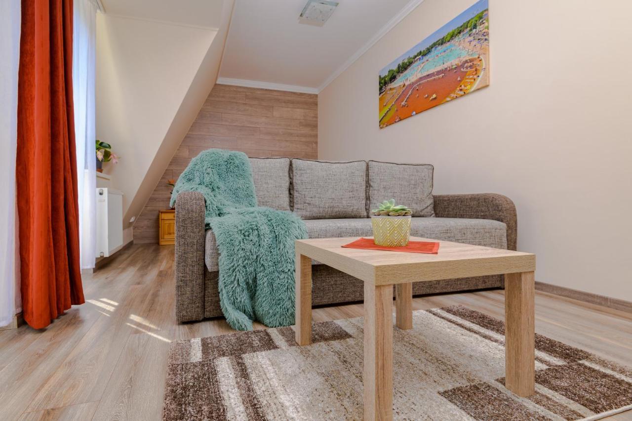 Illes Apartmanok Ii. Hajduszoboszlo Ngoại thất bức ảnh