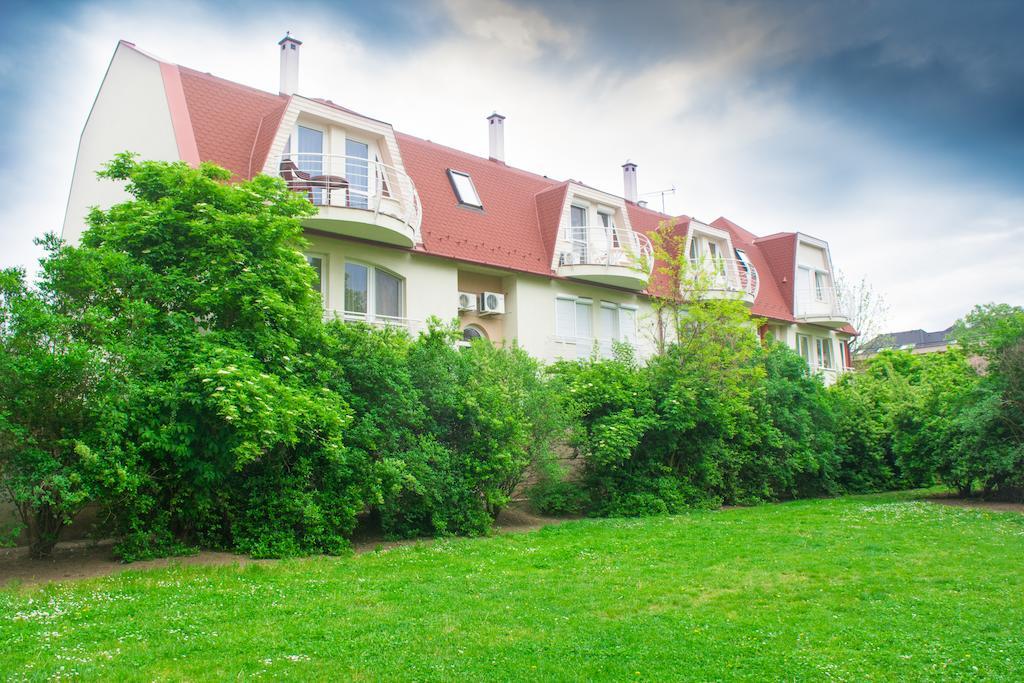 Illes Apartmanok Ii. Hajduszoboszlo Ngoại thất bức ảnh